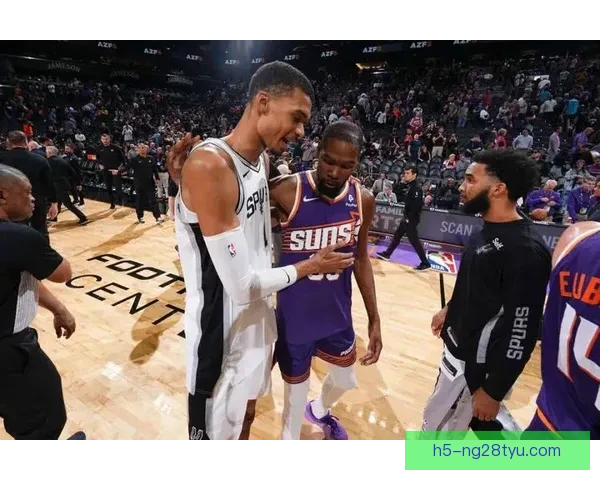 杜兰特：文班亚马应更多发挥内线优势